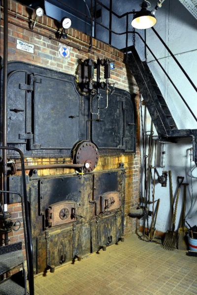 Der historische Dampfkessel von 1913 liefert den Dampf für die Vorführungen im Maschinenhaus
